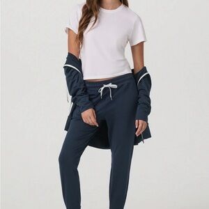 Vuori Camo Performance Dreamknit Joggers Large NWOT